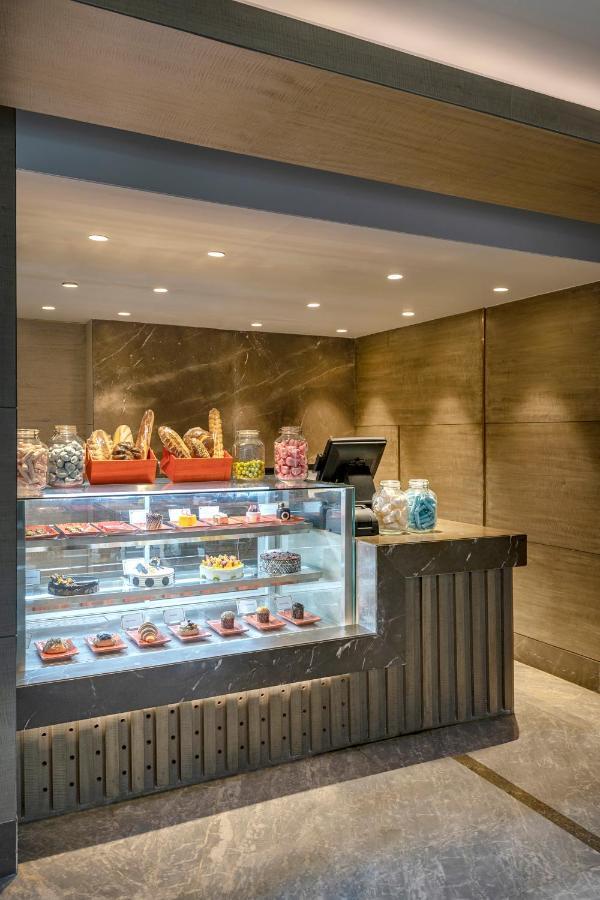 מלון גאזיאבאד Radisson Blu Towers Kaushambi Delhi Ncr מראה חיצוני תמונה The Pastry Shop