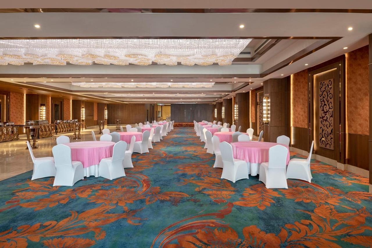 מלון גאזיאבאד Radisson Blu Towers Kaushambi Delhi Ncr מראה חיצוני תמונה The Grand Ballroom