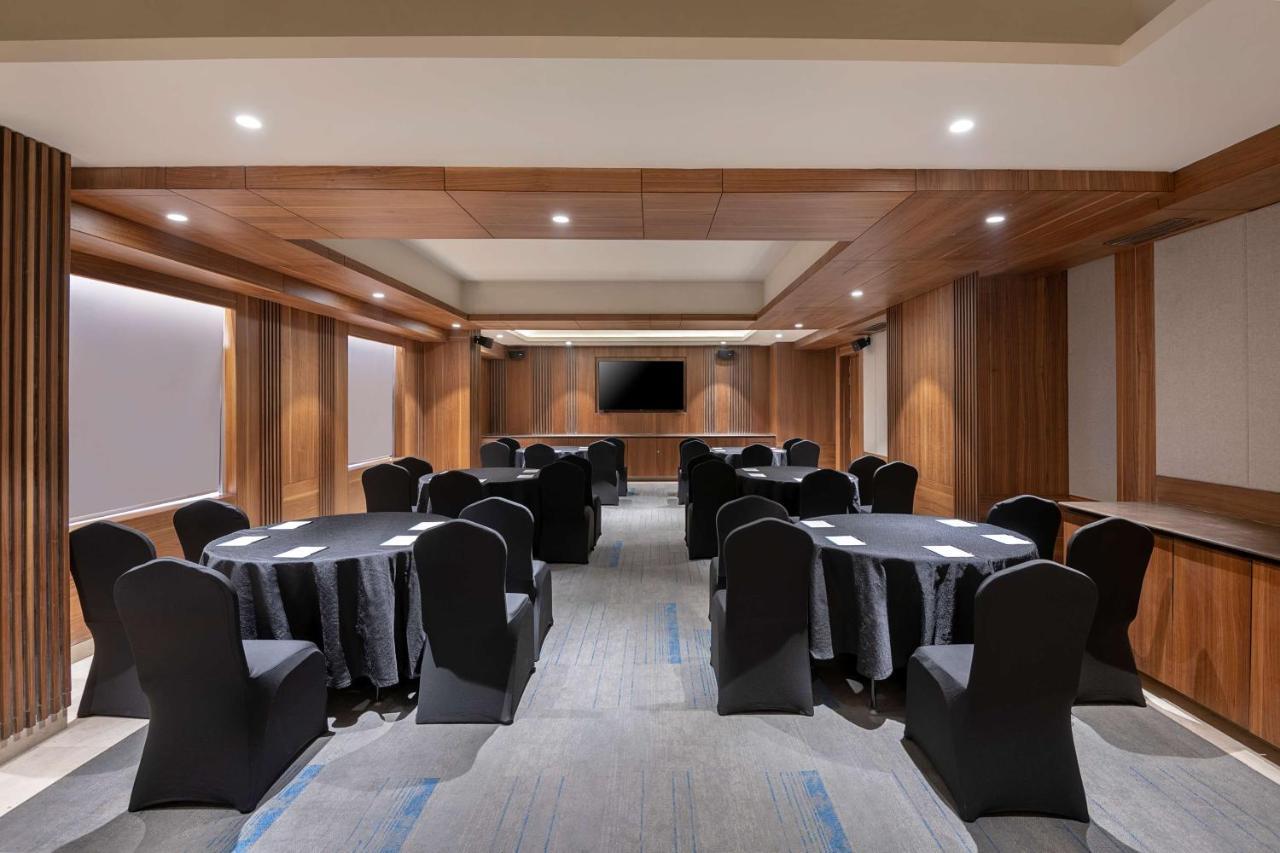 מלון גאזיאבאד Radisson Blu Towers Kaushambi Delhi Ncr מראה חיצוני תמונה Meeting room at the hotel