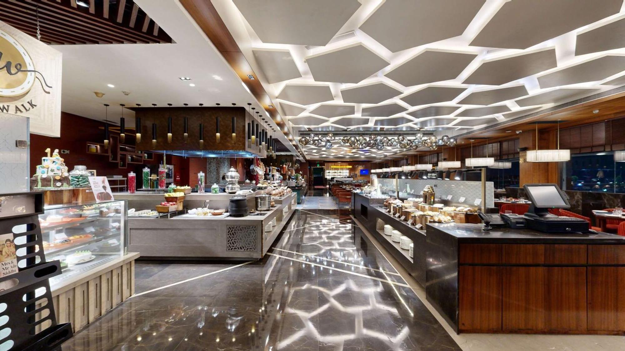 מלון גאזיאבאד Radisson Blu Towers Kaushambi Delhi Ncr מראה חיצוני תמונה The buffet at the hotel