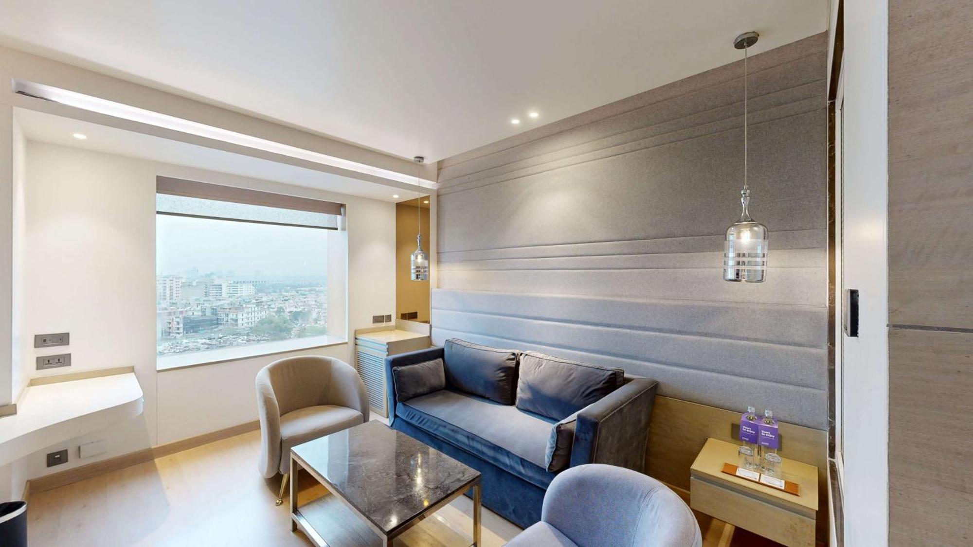 מלון גאזיאבאד Radisson Blu Towers Kaushambi Delhi Ncr מראה חיצוני תמונה A suite at the hotel