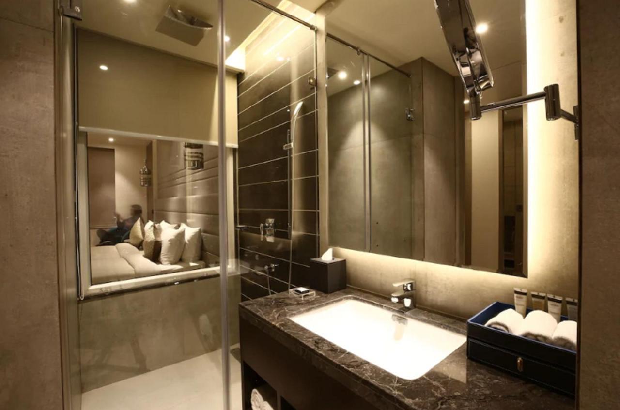 מלון גאזיאבאד Radisson Blu Towers Kaushambi Delhi Ncr מראה חיצוני תמונה Bathroom